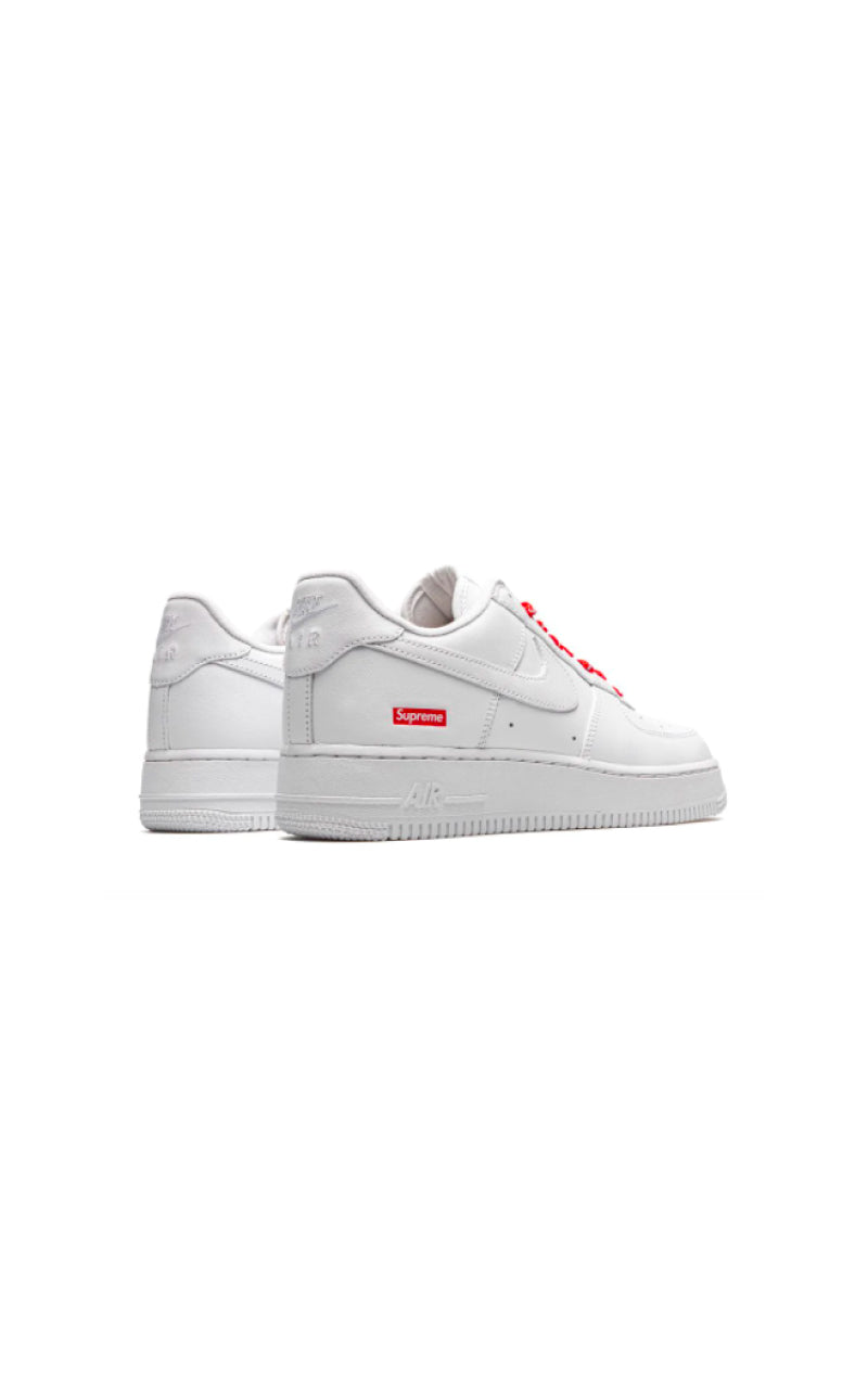NIKE AIR FORCE 1 X SUPREME
