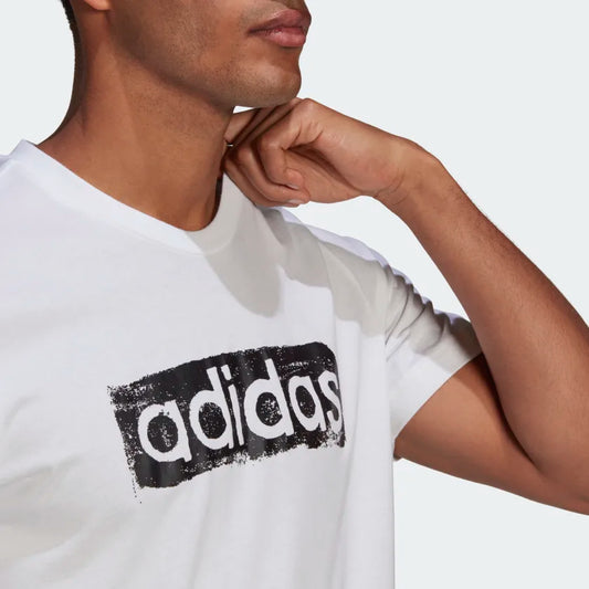 ADIDAS T-SHIRT STAMPATA CON SCATOLA CON LOGO BRUSHSTROKE