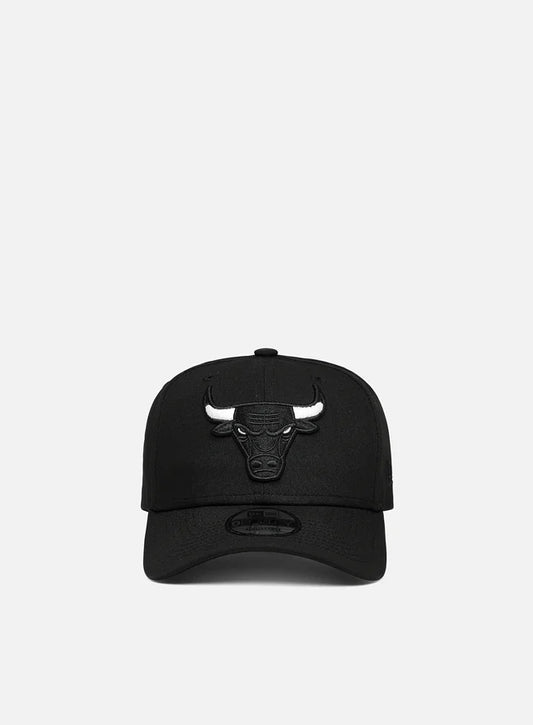 NEW ERA Black Base 9Forty Snapback Chicago Bulls